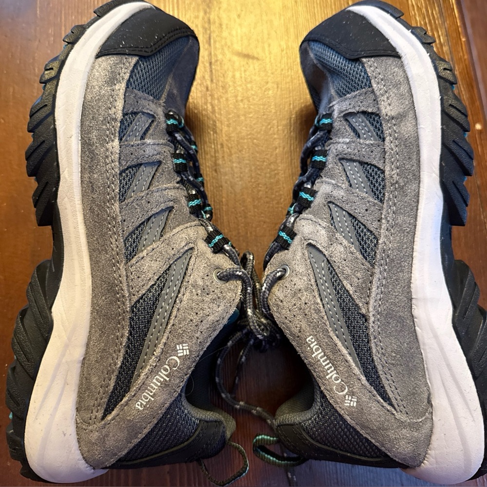 Columbia Womens Crestwood Hiking Shoe, Graphite/Pacific‎ Rim, 8